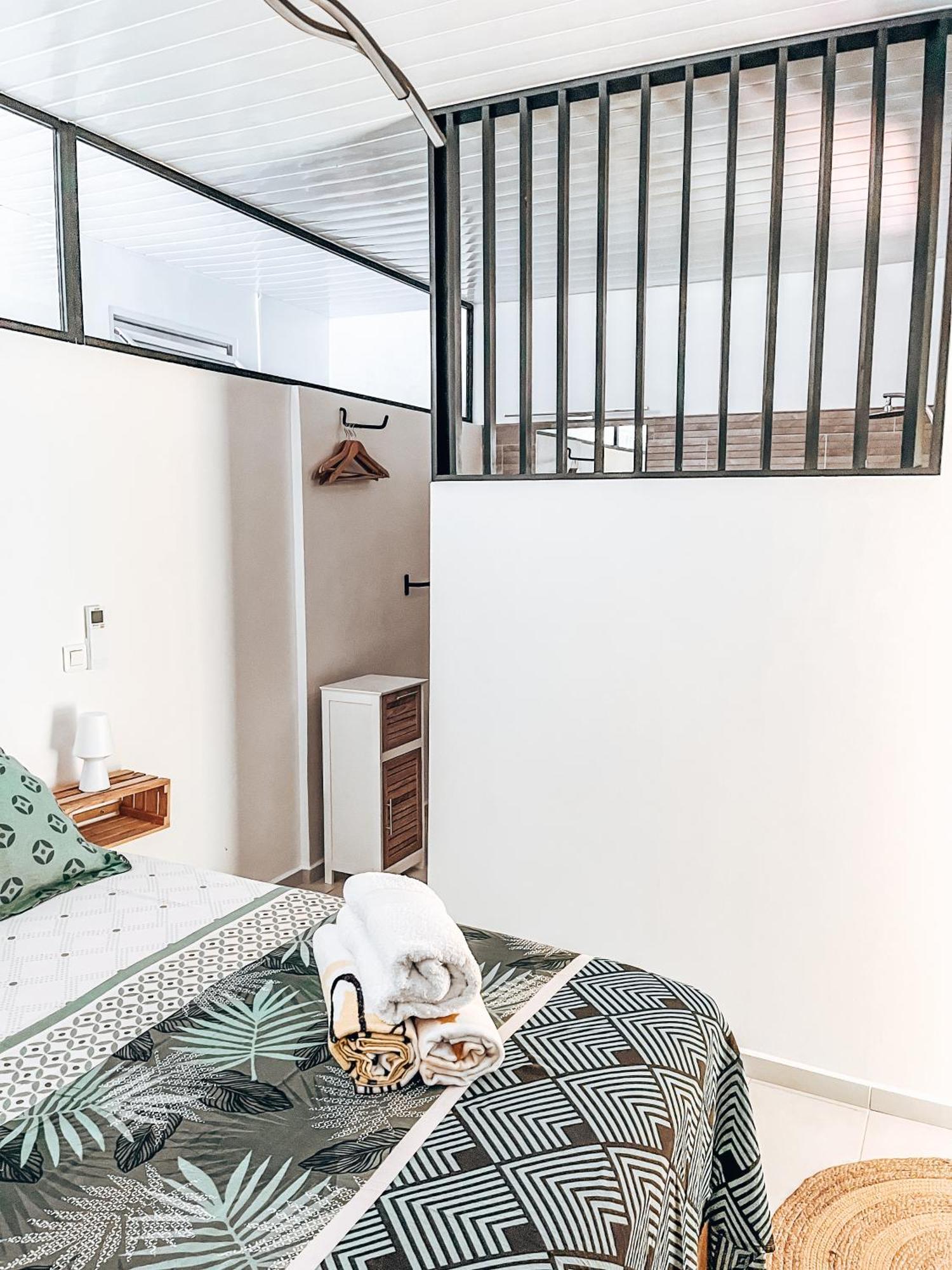 Vaikea Fare Apartment Mahina ภายนอก รูปภาพ